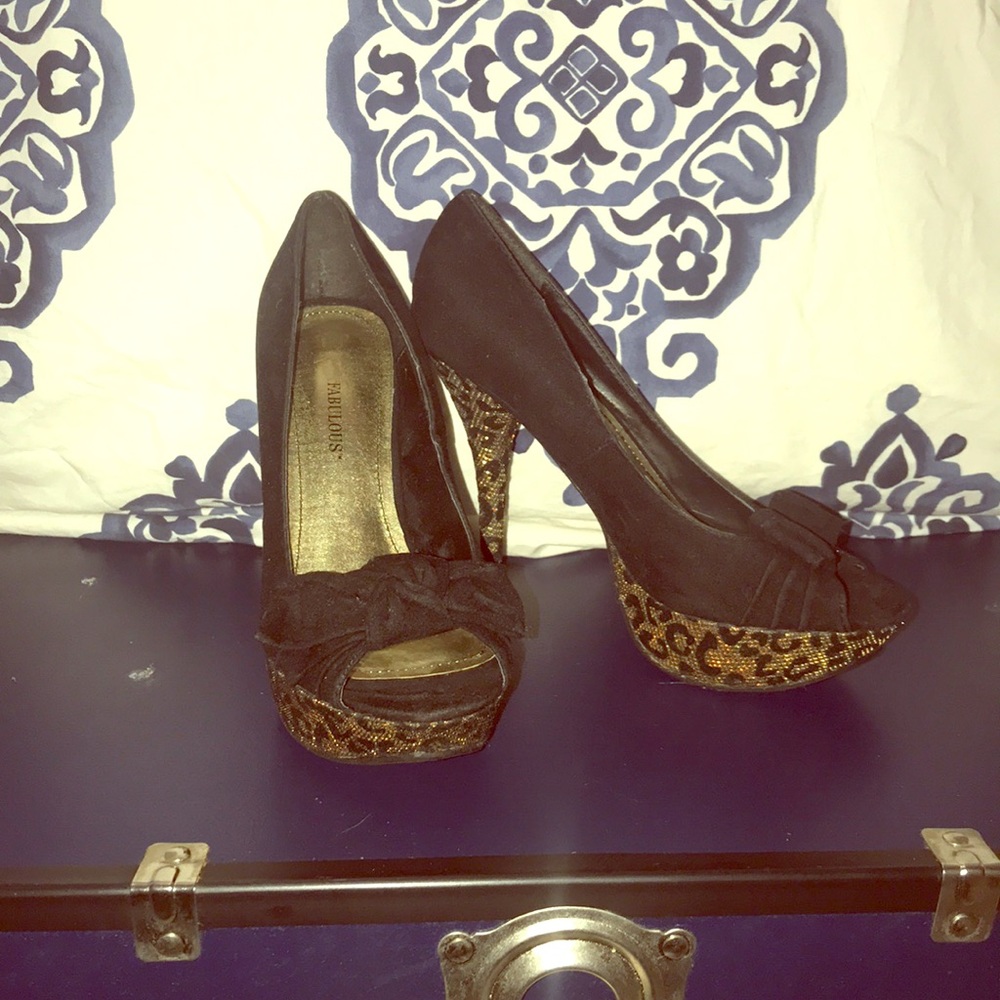 Fabulous Black Velvet Pumps